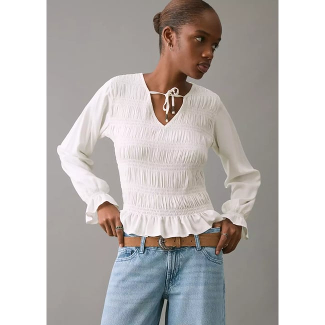 Blouse froncée volants blanc cassé <span itemprop=