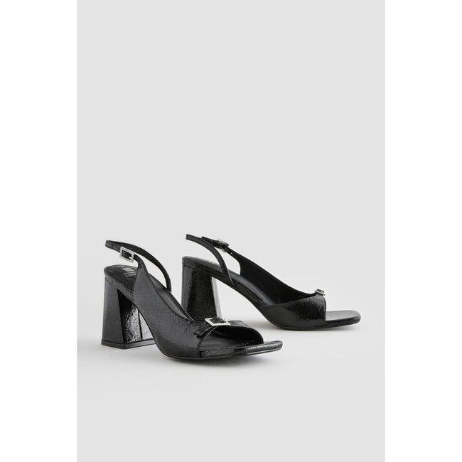 Chaussures carrées bride arrière noir <span itemprop=