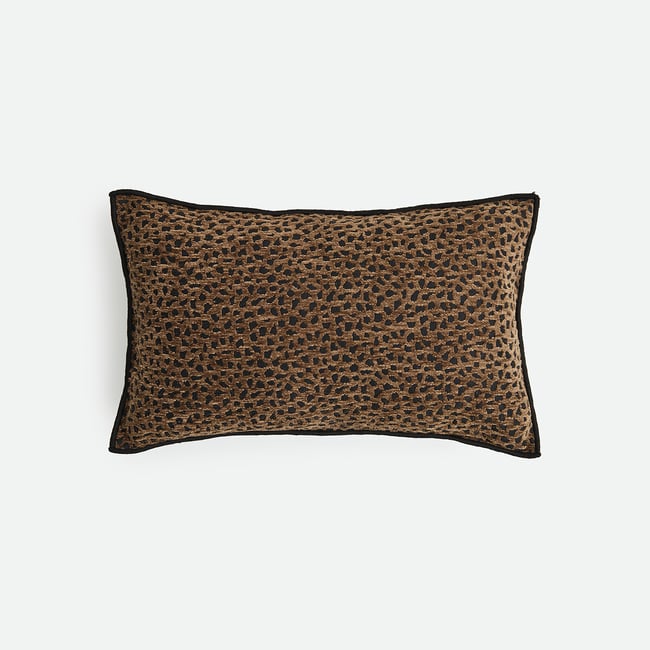 Housse de coussin rectangulaire, en velours ciselé, VOLUTA marron <span itemprop=