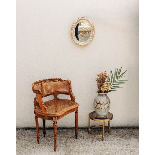 Fauteuil au style Louis XVI aux lignes raffinées Ernest N°1027 - Bon état Couleur bois clair <span itemprop=