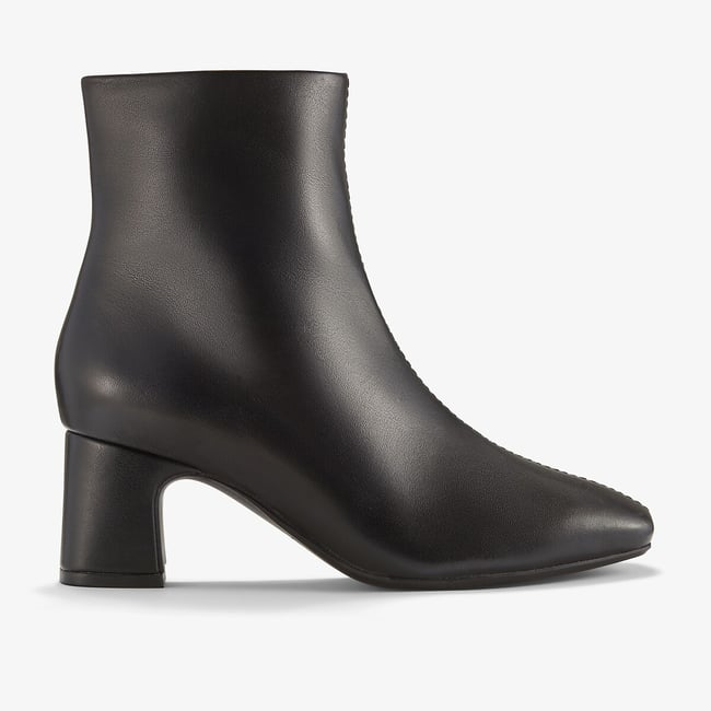Botines de piel con tacón ancho negro <span itemprop=