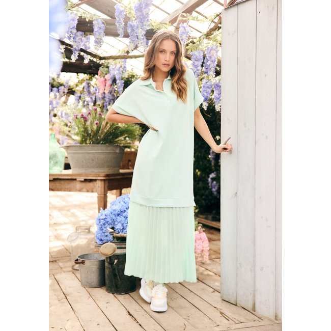 Robe polo plissée vert menthe <span itemprop=