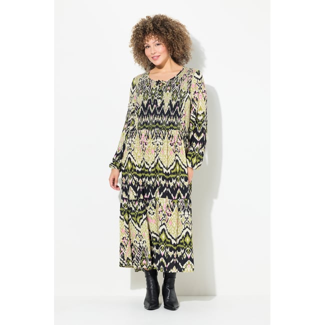 Robe midi smockée, ligne en A noir <span itemprop=