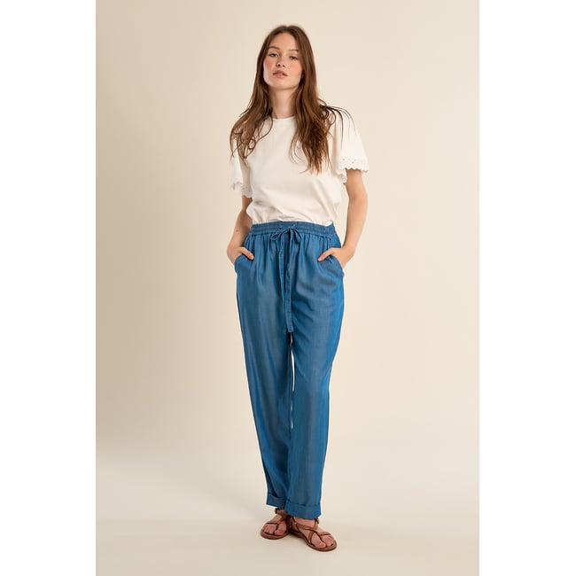 Pantalon en lyocell, coupe carotte v002232 <span itemprop=