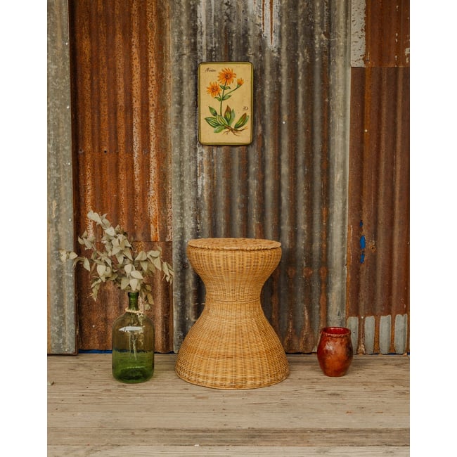Guéridon en osier Alfred N°1458 - Bon état Couleur bois clair <span itemprop=