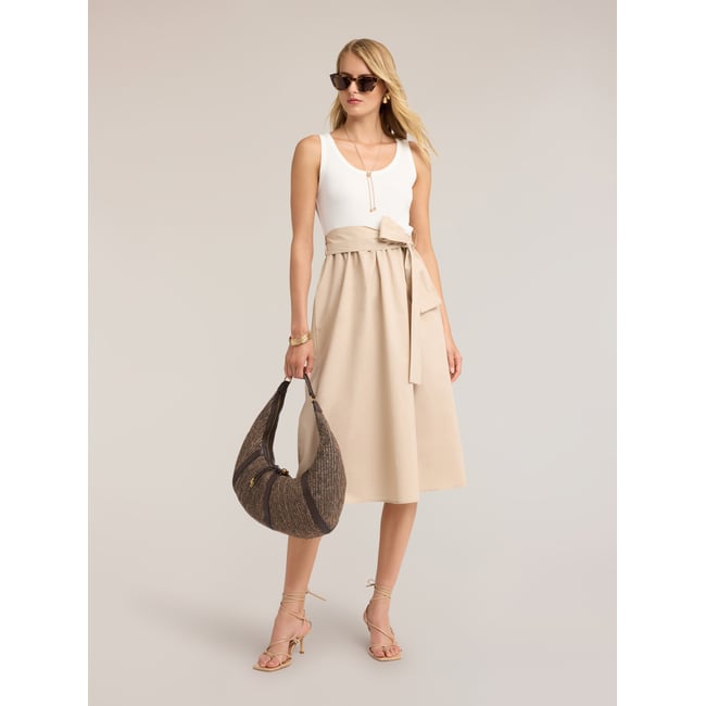 Robe évasée avec nœud à la taille beige <span itemprop=
