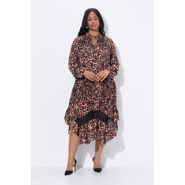 Robe plissée col tunisien et manches longues marron pin <span itemprop=