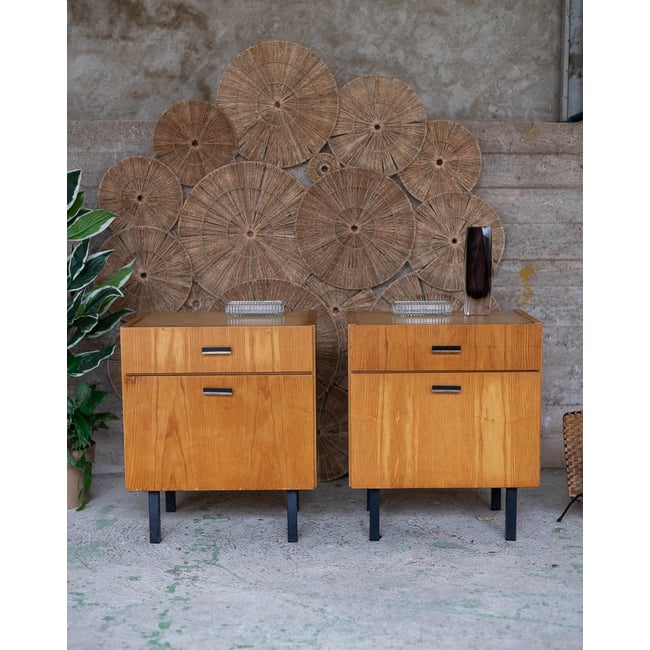 Paire de tables de chevet contemporaine Maïa N°1605 - Bon état Couleur bois clair <span itemprop=