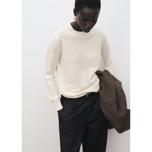 Pull en maille à col rond écru <span itemprop=