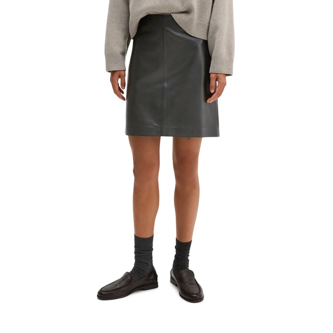 Mini-jupe en cuir évasée, style cache-cœur en cuir d'agneau nappa souple noir <span itemprop=