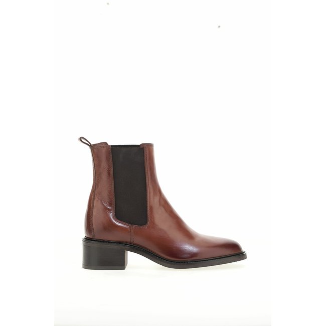Leather Chelsea Boots with Square Toe, cognac, MJUS