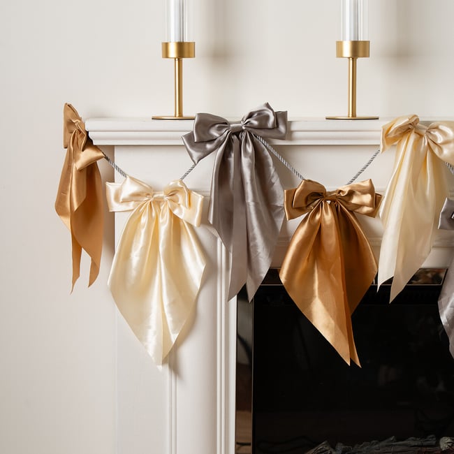 180cm Satin Bow Garland in Metallic, gold-coloured, SO'HOME