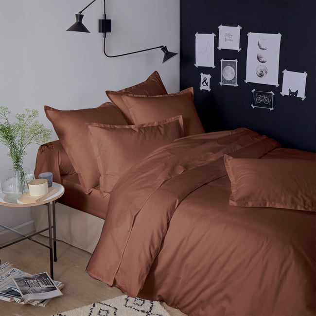 Drap en satin de coton uni marron foncé <span itemprop=