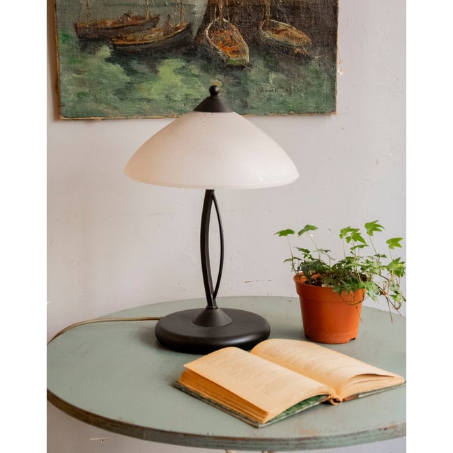 Lampe en fer forgé Suzanne N°644 - Bon état Couleur métal <span itemprop=