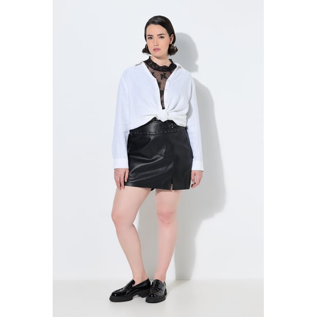 Jupe-short aspect cuir noir <span itemprop=