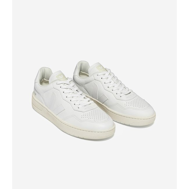 Baskets V-90 blanc <span itemprop=
