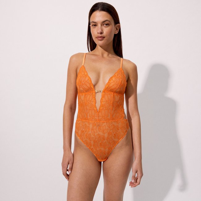 Body en dentelle avec bijou AMBERLIZ noir <span itemprop=