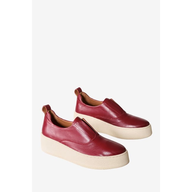 Baskets rouge <span itemprop=