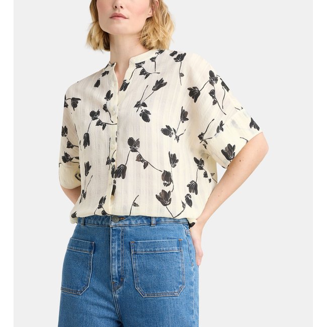 Chemisette ample cancun lys à motif floral ecru et noir <span itemprop=
