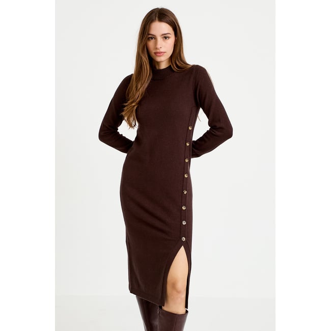 Robe pull ajustée manches longues marron foncé <span itemprop=