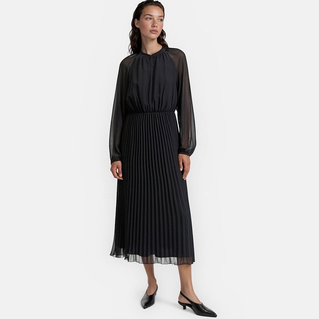 Robe longue plissée à manches longues et col rond noir <span itemprop=