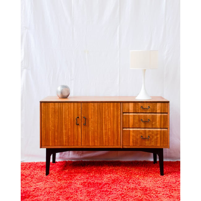 Enfilade en teck Margaret N°790 - Bon état Couleur bois foncé <span itemprop=