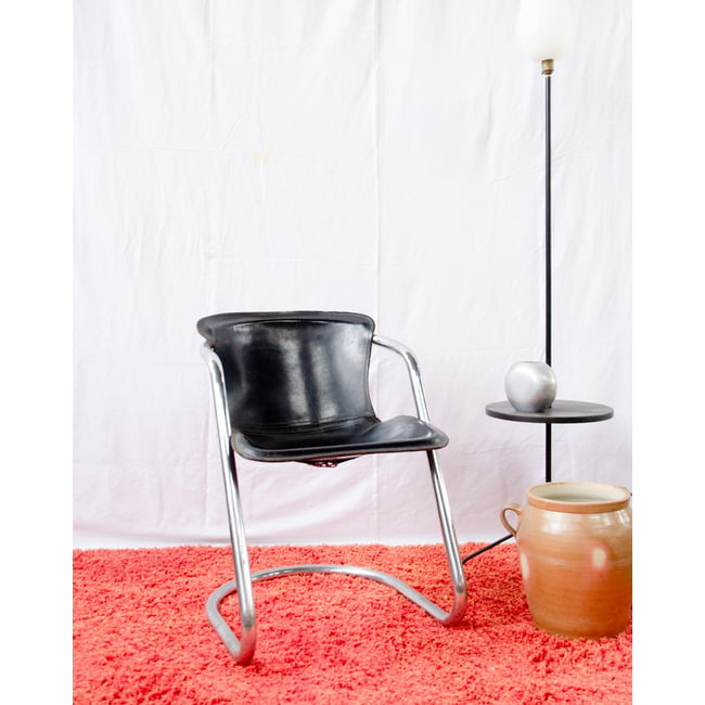 Fauteuil en cuir épais noir Jakob N°1437 - Bon état Couleur noir <span itemprop=