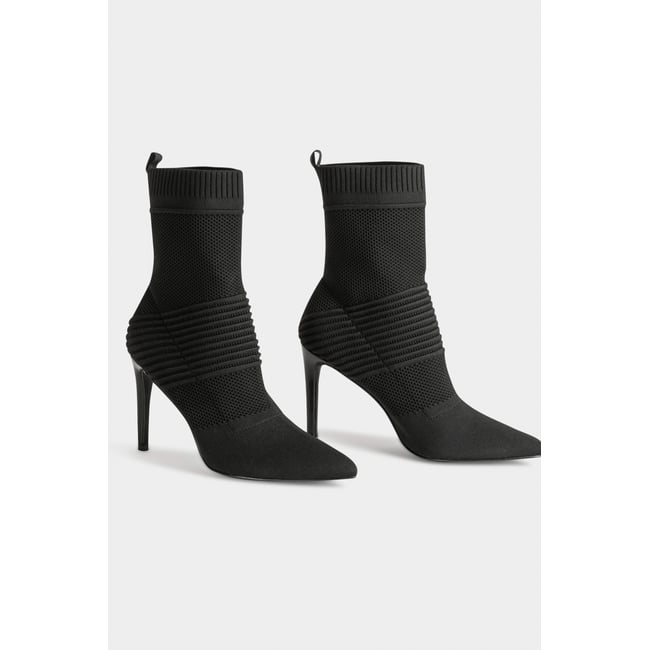 Bottines à talons aiguilles noir <span itemprop=