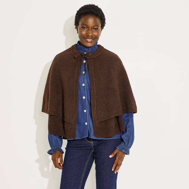 Cape courte en maille marron <span itemprop=