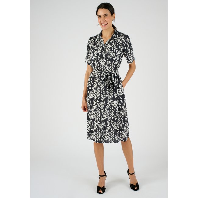 Robe-chemise fibre pure viscose Lenzing(TM) noir graphique <span itemprop=