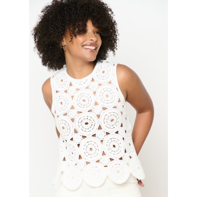 Débardeur en crochet blanc casse <span itemprop=