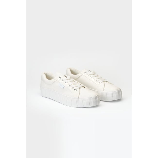 Baskets Malibus white <span itemprop=