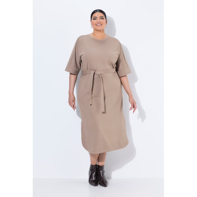 Robe midi oversize, décolleté rond marron pâle <span itemprop=