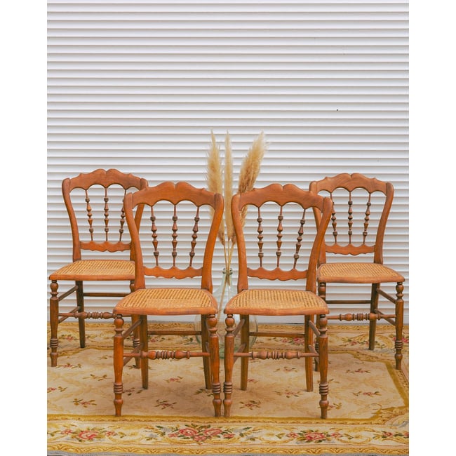 Lot de 4 chaises en bois et cannage Claude N°1559 - Bon état Couleur bois clair <span itemprop=