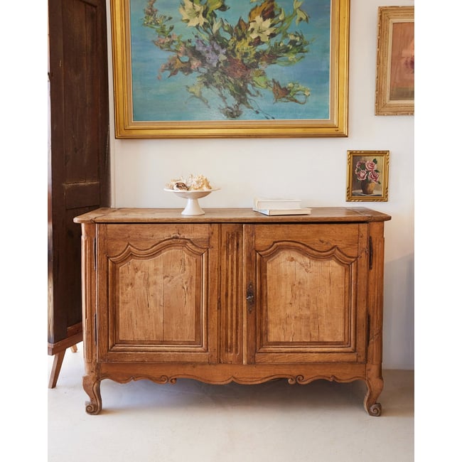 Buffet ancien en chêne massif Gilbert N°1847 - Bon état Couleur bois clair <span itemprop=