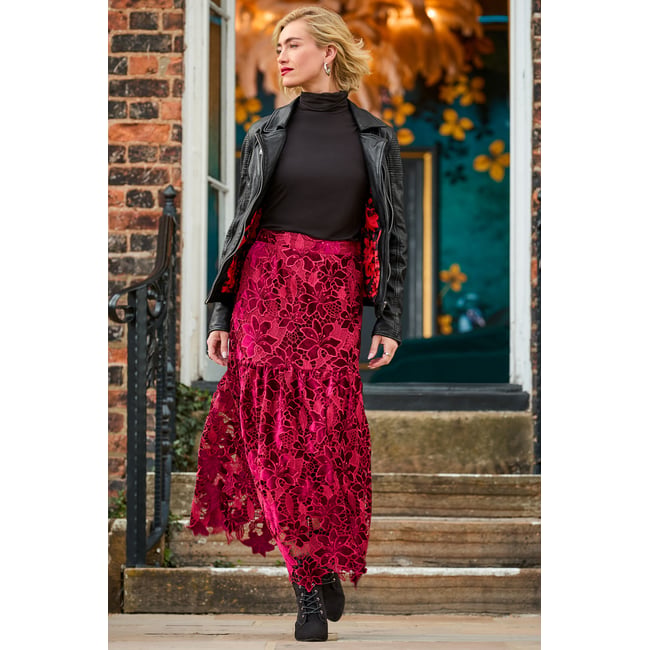 Jupe Longue en Dentelle à Ourlet Festonné Isabella rouge <span itemprop=