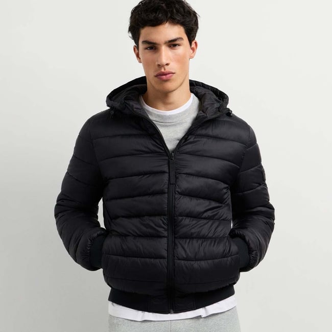 Doudoune Matelassée Avec Capuche noir <span itemprop=
