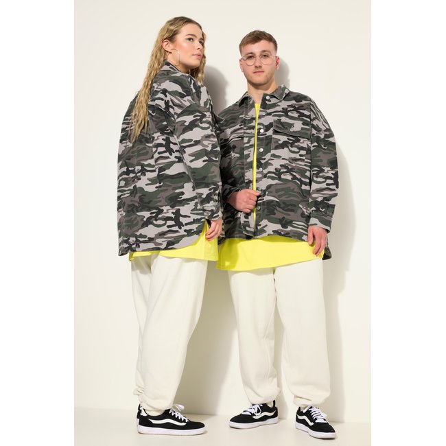 Chemise oversized à motif camouflage kaki <span itemprop=