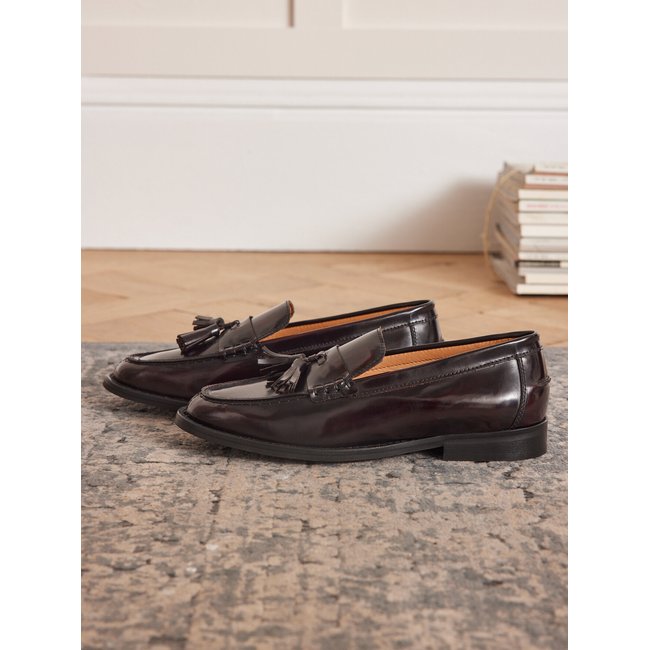 Mocassins pompons cuir bordeaux et bleu <span itemprop=