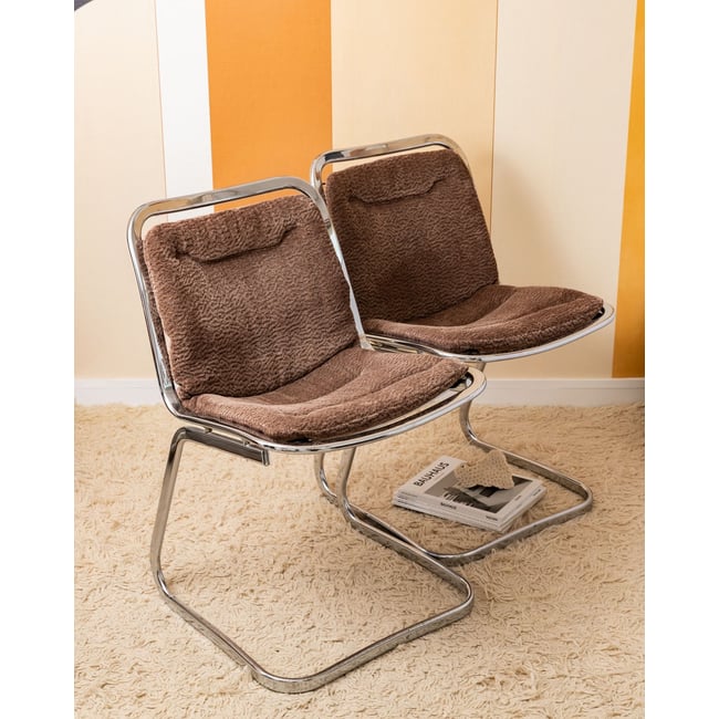 Lot de deux chaises design Alma N°1993 - Bon état Couleur argenté <span itemprop=