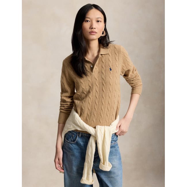 Jersey de punto trenzado con cuello de polo, 80% lana, 20% cachemira camel <span itemprop=