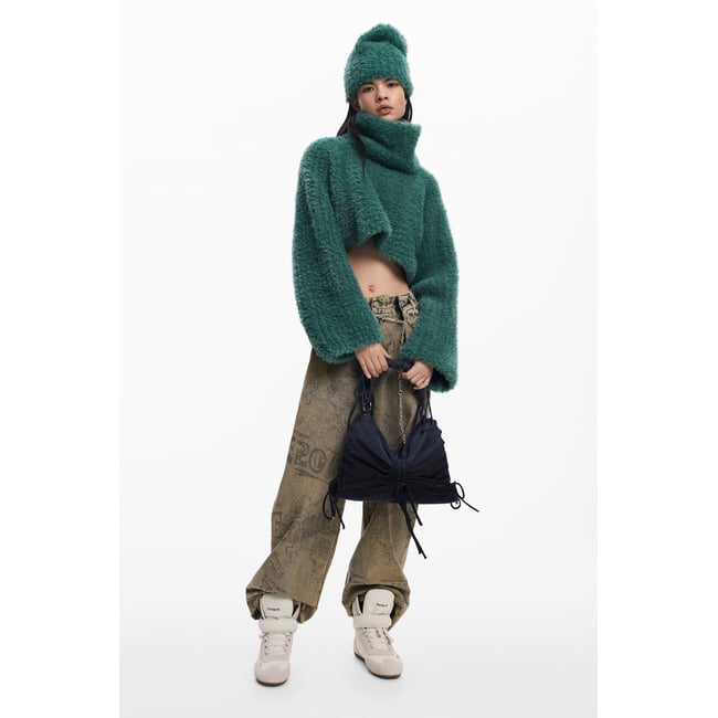 Pack pull court et bonnet vert <span itemprop=