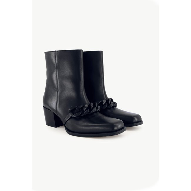 Bottines en cuir avec chaînette noir <span itemprop=