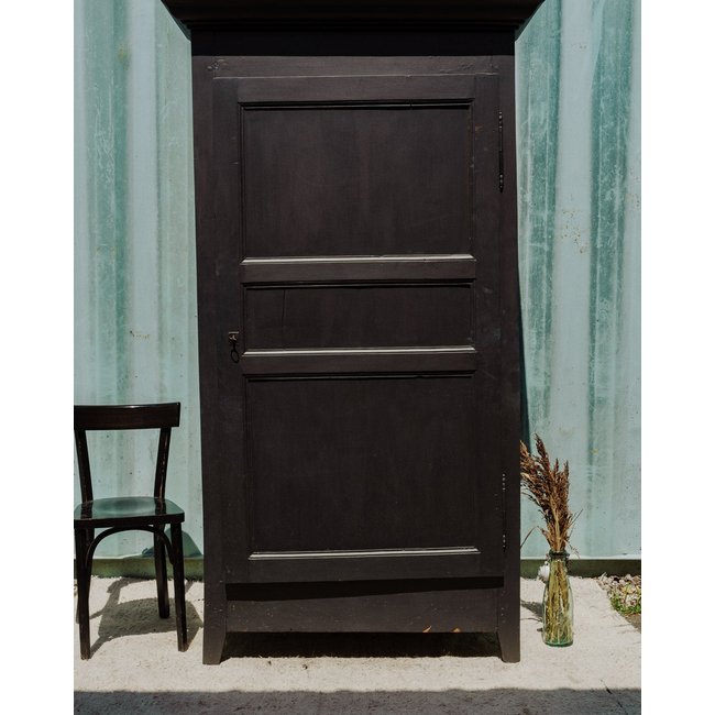 Bonnetière en bois noir Blandine N°433 - Bon état Couleur noir <span itemprop=