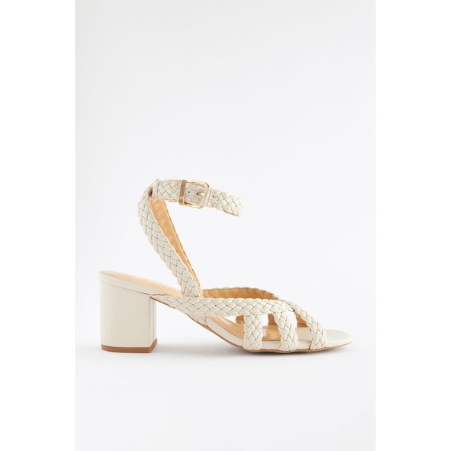 Sandales tressées à talon carré os <span itemprop=