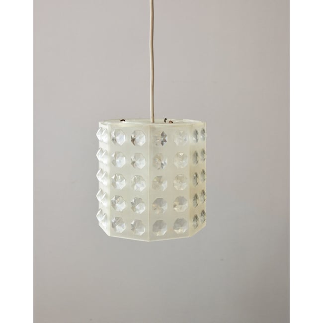 Paire de suspensions années 70 Sonia N°284 - Bon état Couleur transparent <span itemprop=