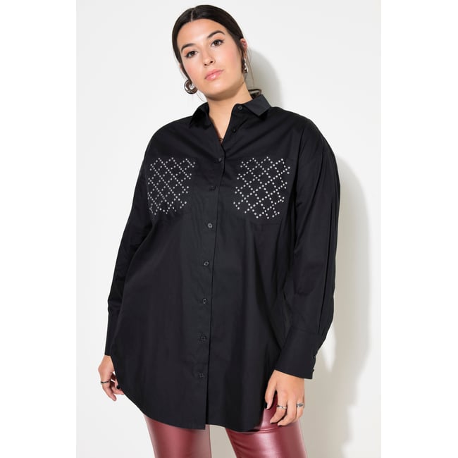 Chemisier oversize. Rivets fantaisie sur noir <span itemprop=