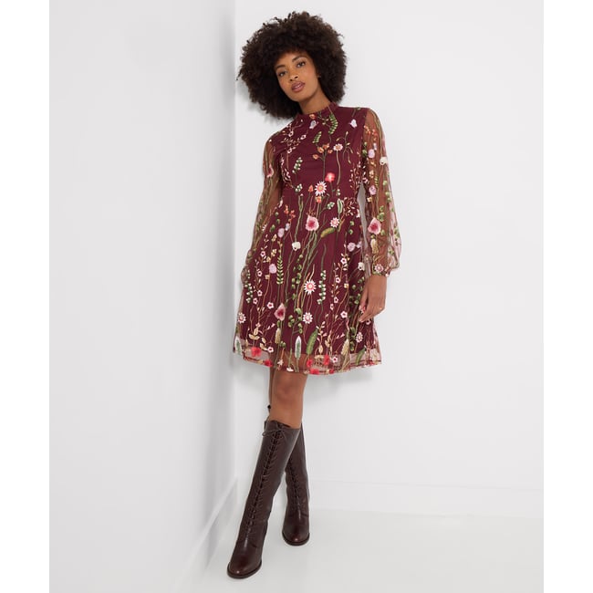 Robe à Manches Longues Brodée Fleurie Ellie rouge <span itemprop=