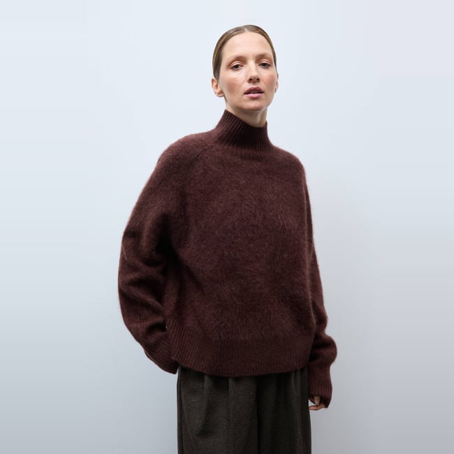Pull manches longues à col montant contenant de l'alpaga pudding <span itemprop=