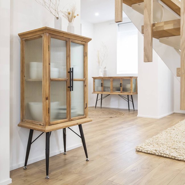 Vitrine en bois de sapin et verre strié 2 portes  NICOLE Couleur noir <span itemprop=